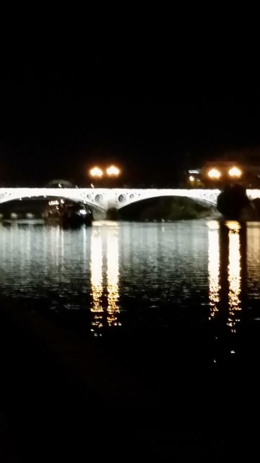 Espacio Amalia Triana Sevilla Buitenkant foto