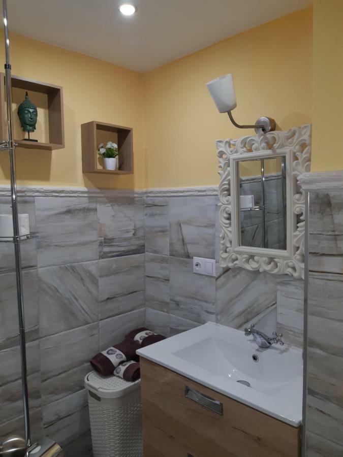 Espacio Amalia Triana Sevilla Buitenkant foto